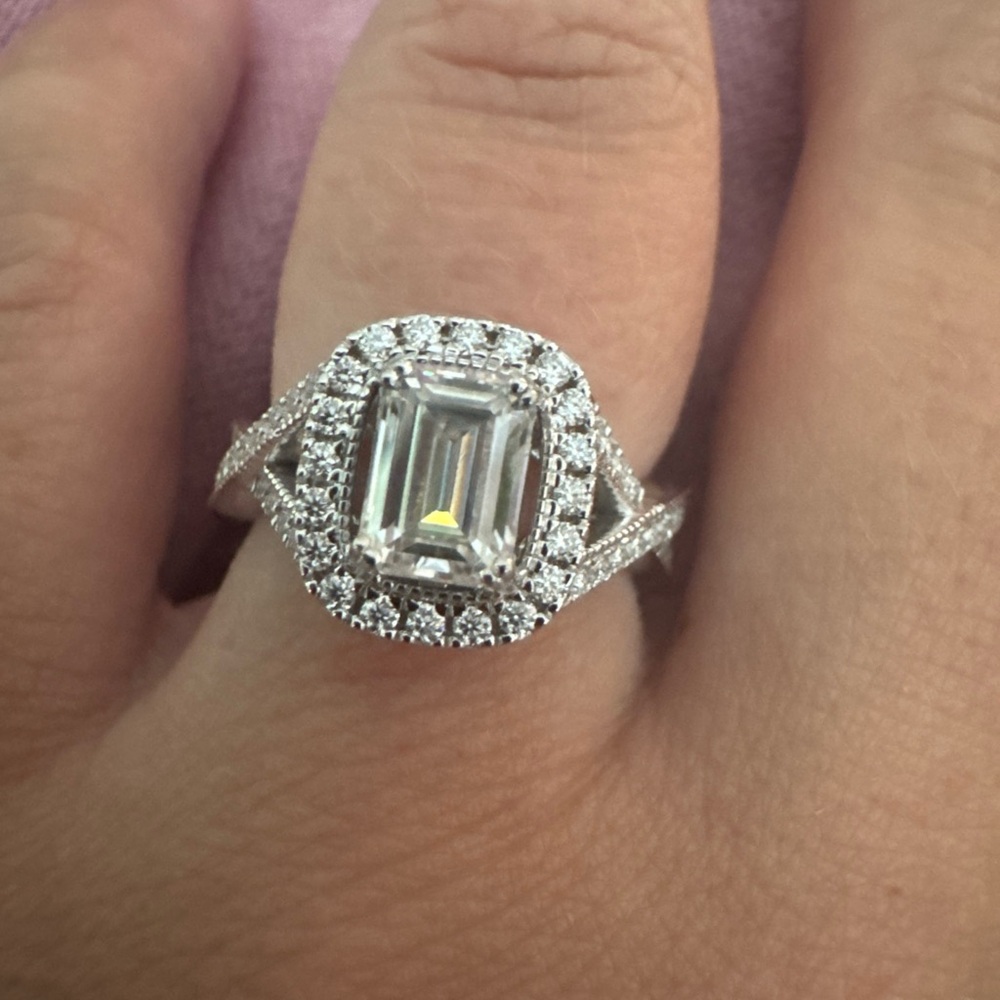 14K White Gold Emerald Moissanite Halo Twisted Band Engagement Ring 2.33CTW